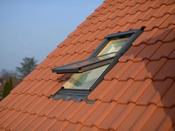 Spiragli di luce: 4 lucernari adatti a diversi tipi di tetto - Ville&Casali